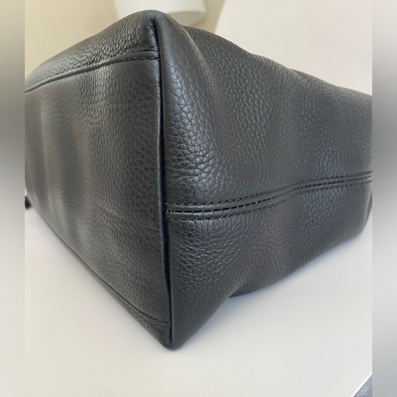 GUCCI Medium SoHo Chain Tote - Picture 10 of 16